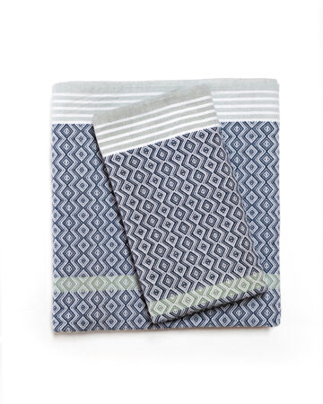Mungo Itawuli in Atlantic Blue.